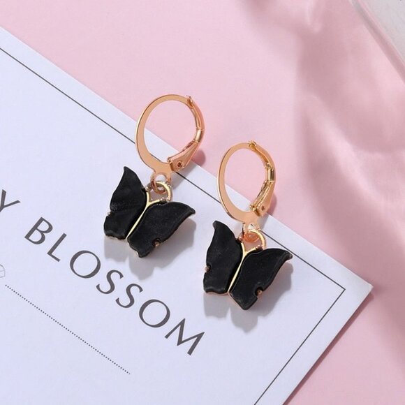🆕 Aurora Black Butterly Charm Earrings - Picture 1 of 2